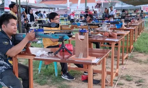 Foto : Digelar selama tiga hari, 27-29 Oktober 2023, open turnamen menembak Daha Tutu Cup II tidak hanyak diikuti oleh peserta yang hadir dari Barsel namun juga dari beberapa daerah di Kalteng, Kaltim dan Kalsel.