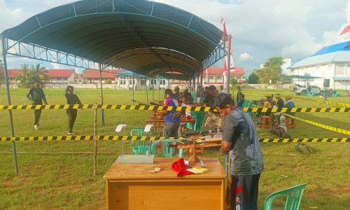Foto : Memasuki hari kedua kejuaraan menembak Daha Tutu Cup III yang diselenggarakan oleh Pengkab Perbakin Barito Selatan telah mempertandingkan puluhan kelas, baik itu kelas lokal pelajar, lokal umum, kelas lokal pelajar dan umum prestasi, serta open turnamen.